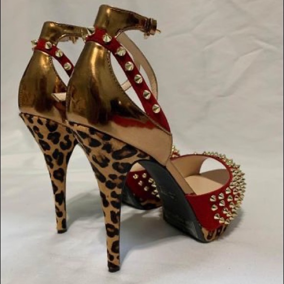 GUESS Gabinos Pep Toe Ankle Strap Heels - Picture 2 of 5